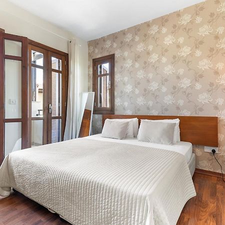 2 Bedroom Apartment Assia With Communal Pool, Aphrodite Hills Resort Kouklia Buitenkant foto