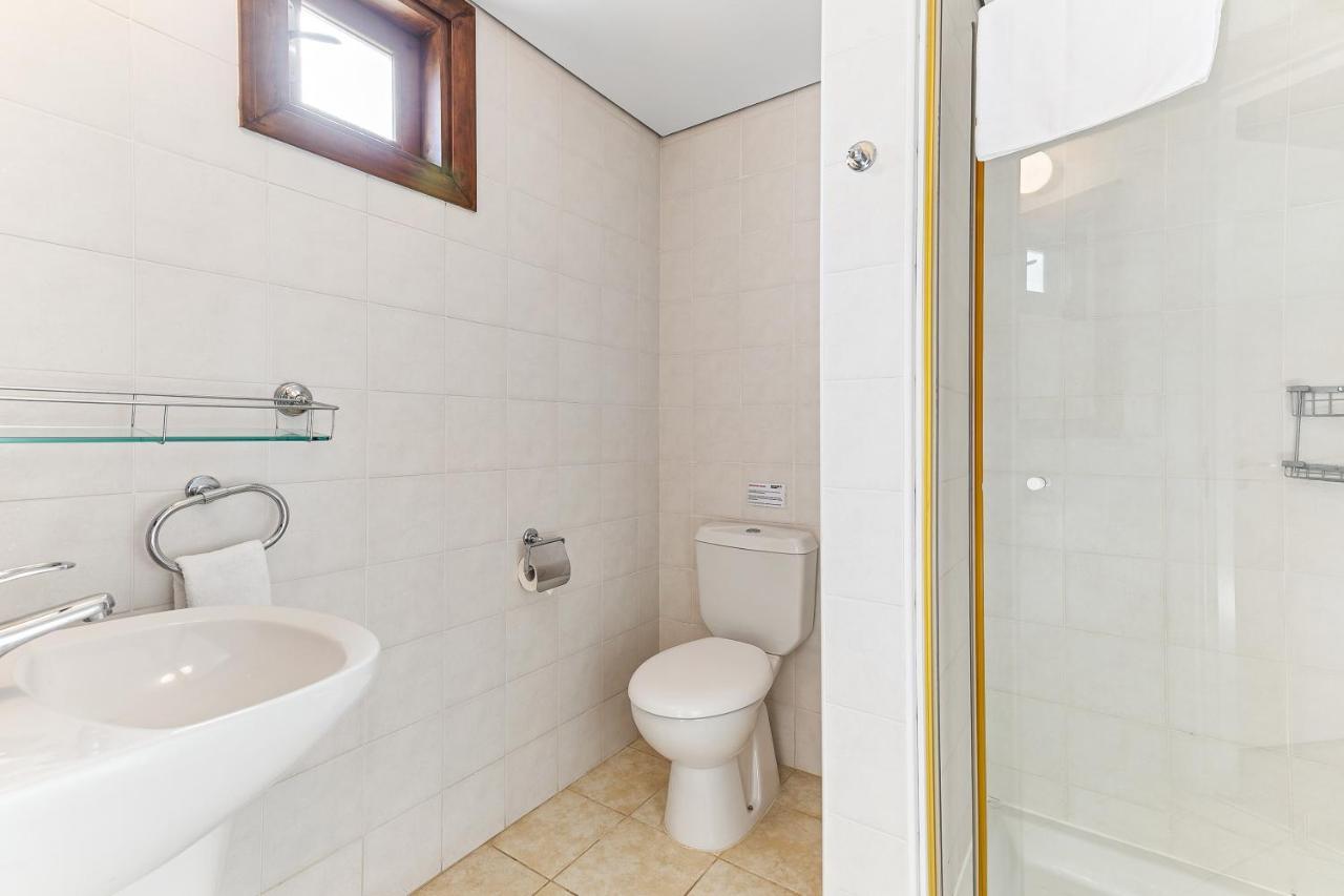 2 Bedroom Apartment Assia With Communal Pool, Aphrodite Hills Resort Kouklia Buitenkant foto
