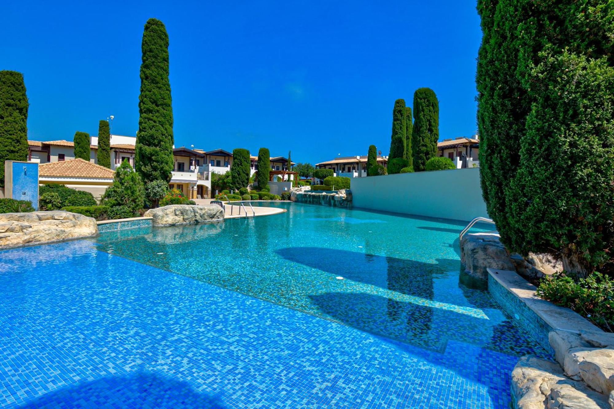 2 Bedroom Apartment Assia With Communal Pool, Aphrodite Hills Resort Kouklia Buitenkant foto