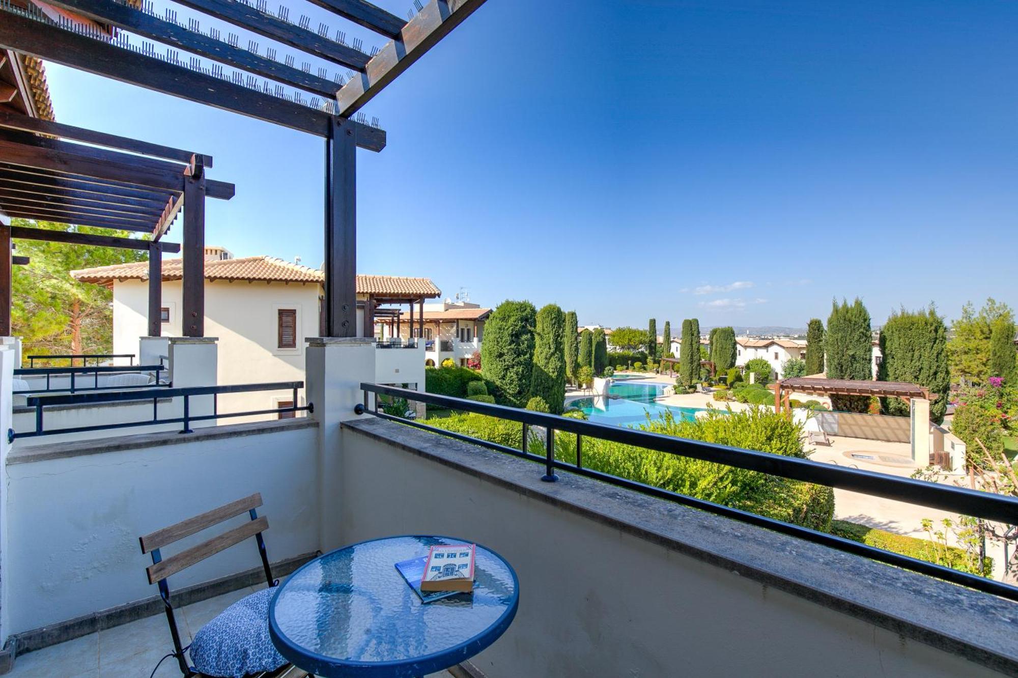 2 Bedroom Apartment Assia With Communal Pool, Aphrodite Hills Resort Kouklia Buitenkant foto