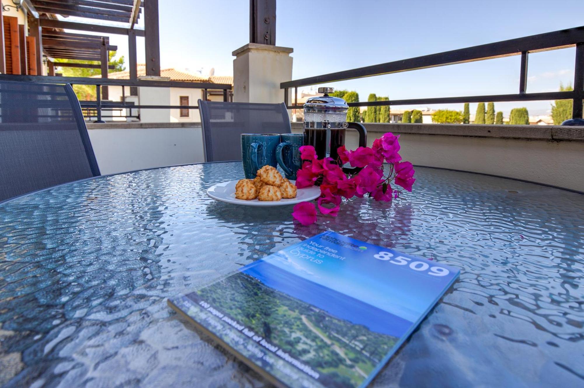 2 Bedroom Apartment Assia With Communal Pool, Aphrodite Hills Resort Kouklia Buitenkant foto
