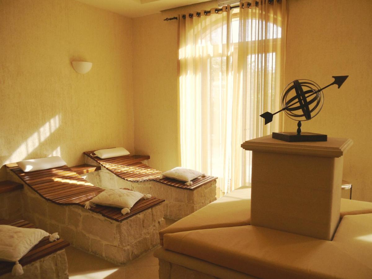 2 Bedroom Apartment Assia With Communal Pool, Aphrodite Hills Resort Kouklia Buitenkant foto